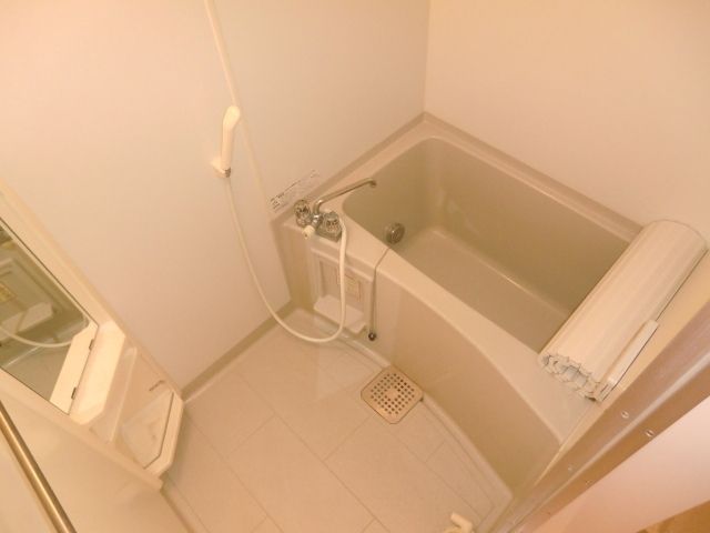 バス・シャワールーム　追い焚き付きのバスルーム