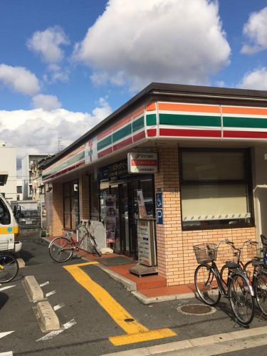 コンビニ　セブン-イレブン東大阪御厨南店（コンビニ）まで372m