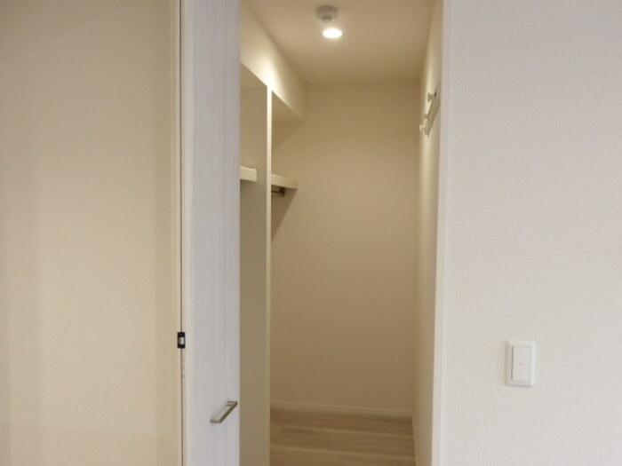 収納　※他のお部屋の同じ内装タイプの写真です。