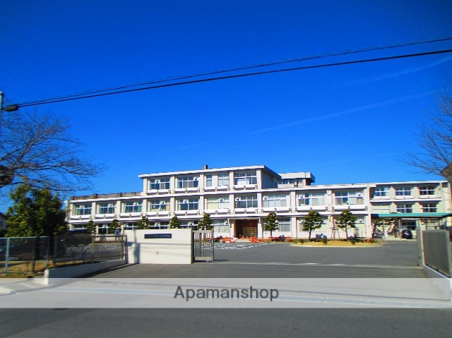 中学校　緑ヶ丘中学校（中学校）まで793m