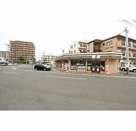 コンビニ　セブンイレブン遠見塚3丁目店（コンビニ）まで800m