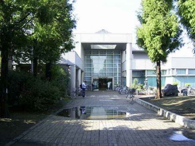 図書館　川崎市立高津図書館（図書館）まで747m