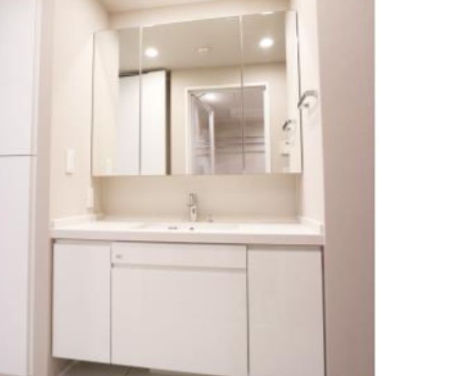 洗面設備　独立洗面台、朝の身支度には欠かせません