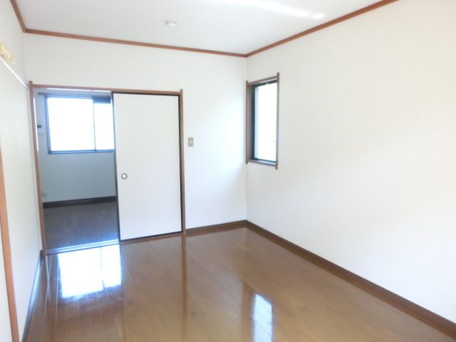 その他部屋・スペース　2面採光、南向きで陽当り良好です