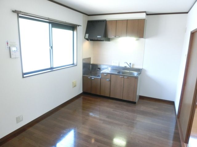 居室・リビング　6帖のダイニングでゆったり食事できます