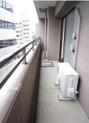 バルコニー　外からの目が気にならないバルコニーで洗濯物が干せます