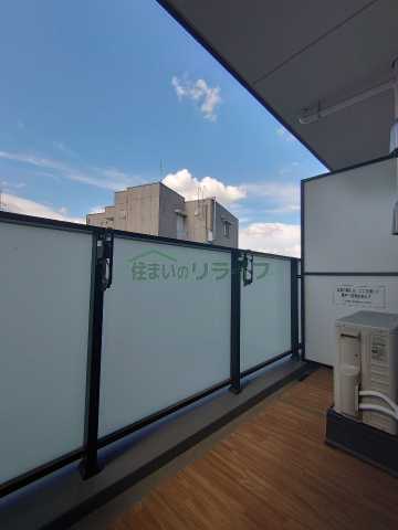 バルコニー　別階層の写真になります。