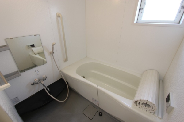 バス・シャワールーム　ゆったり一坪風呂