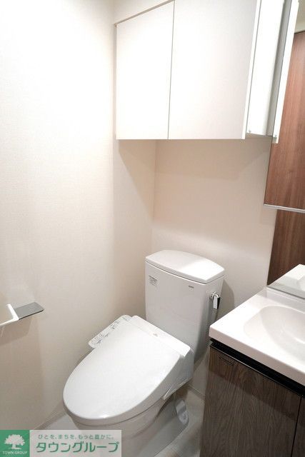 トイレ　※写真は同タイプ住戸です。