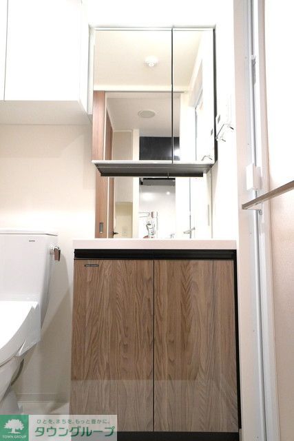 洗面設備　※写真は同タイプ住戸です。