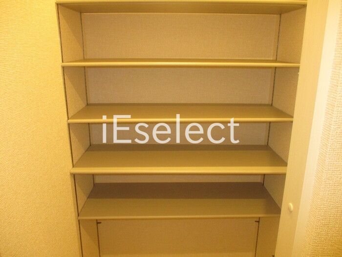 玄関　シューズクロークもございます