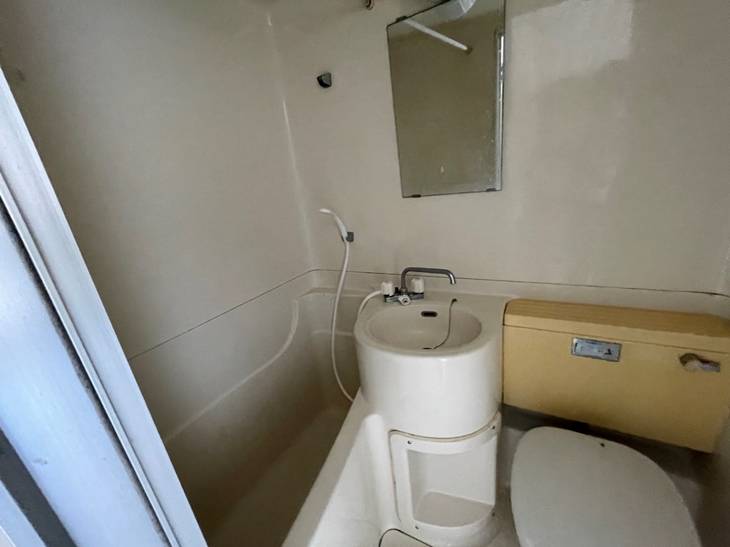 洗面設備　浴室内の洗面台です♪