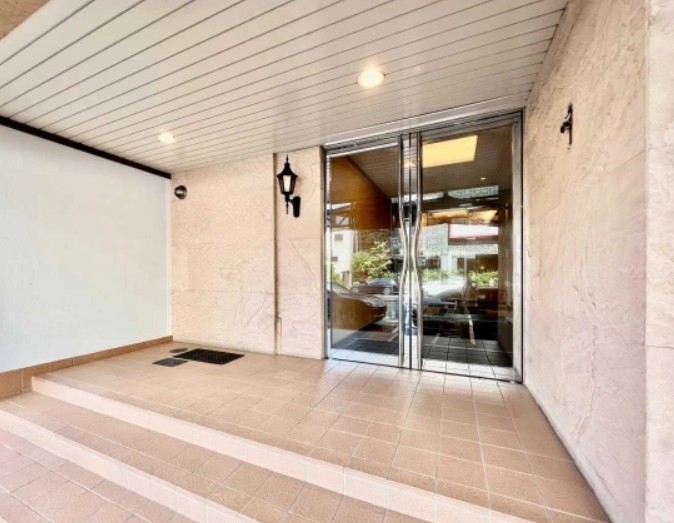 エントランス　日興パレス南麻布