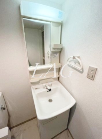 洗面設備　独立洗面台です。