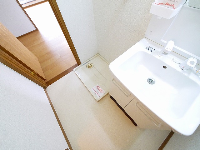 洗面設備　コンパクトで使いやすい洗面所