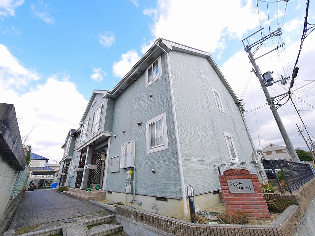 建物外観　落ち着いた雰囲気の外観です