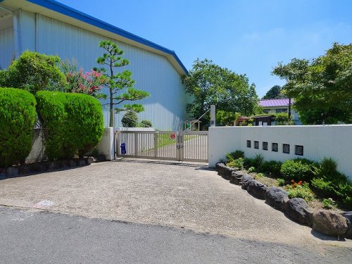 幼稚園・保育園　大和郡山市立片桐西幼稚園（かたぎりにしようちえん）（幼稚園・保育園）まで732m