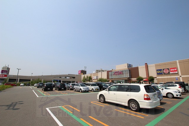 ショッピングセンター　イオン札幌西岡ショッピングセンター（ショッピングセンター）まで1175m