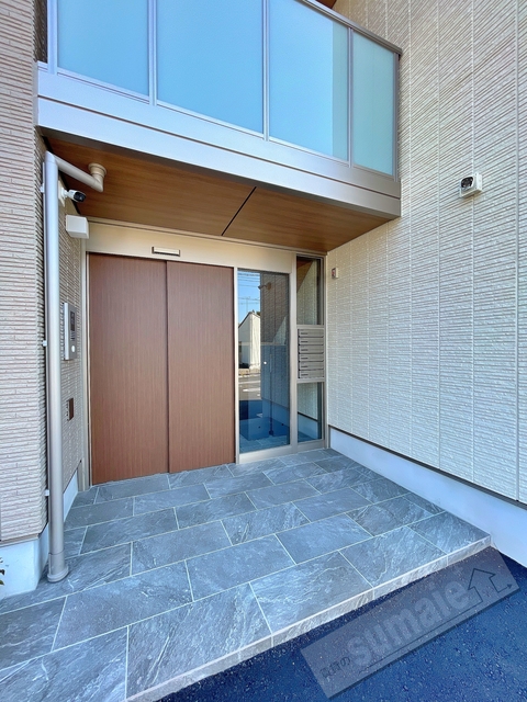 エントランス　防犯カメラ完備