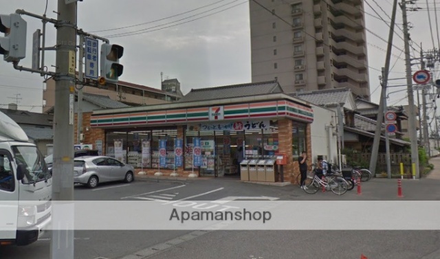 コンビニ　セブンイレブン（コンビニ）まで407m