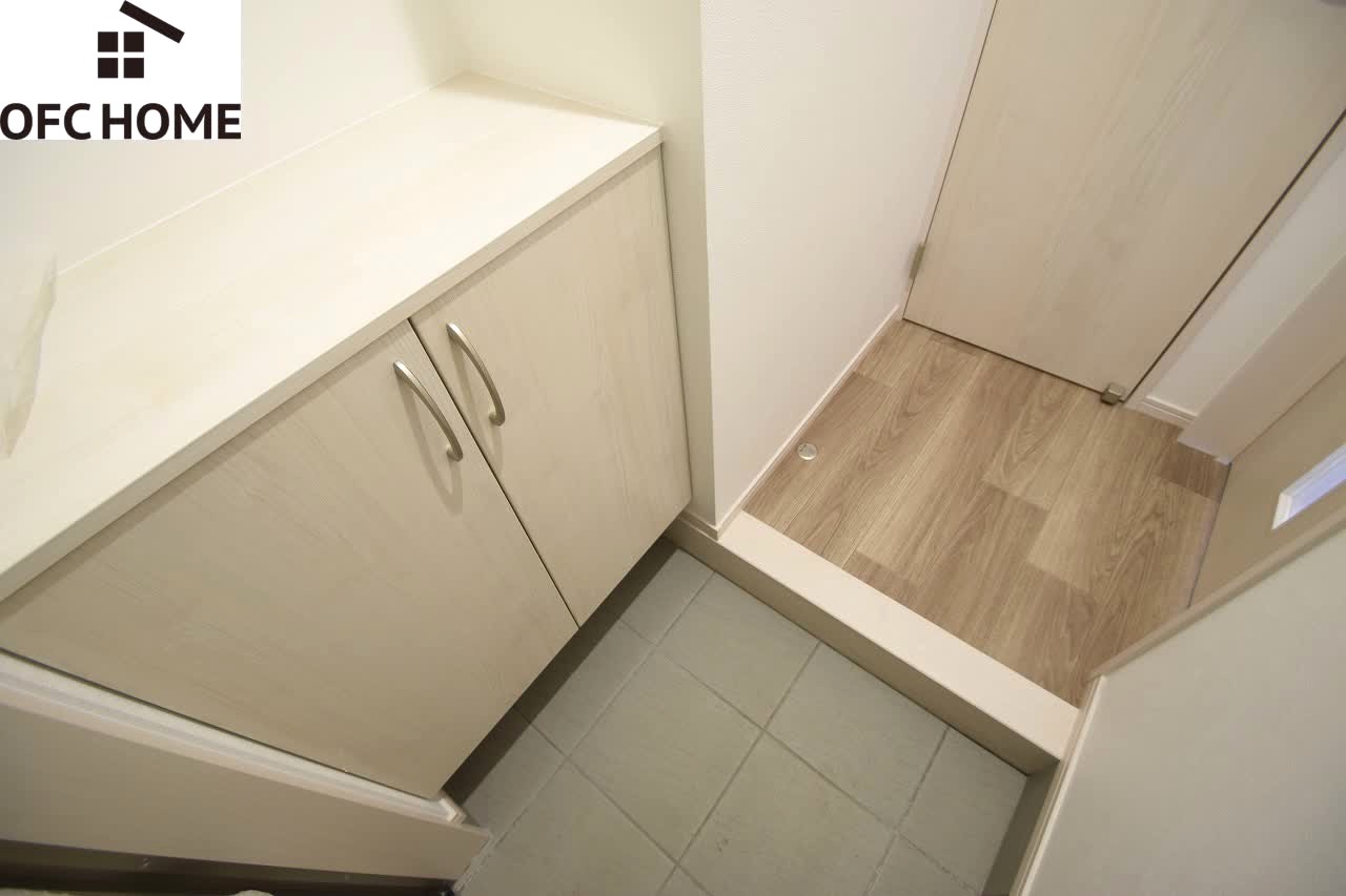 玄関　写真は同シリーズの物で代用してます。