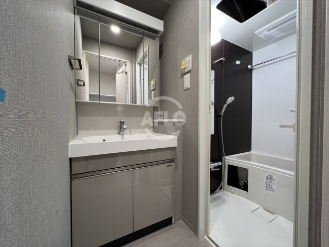 洗面設備　ドゥーエ天満橋　洗面脱衣所