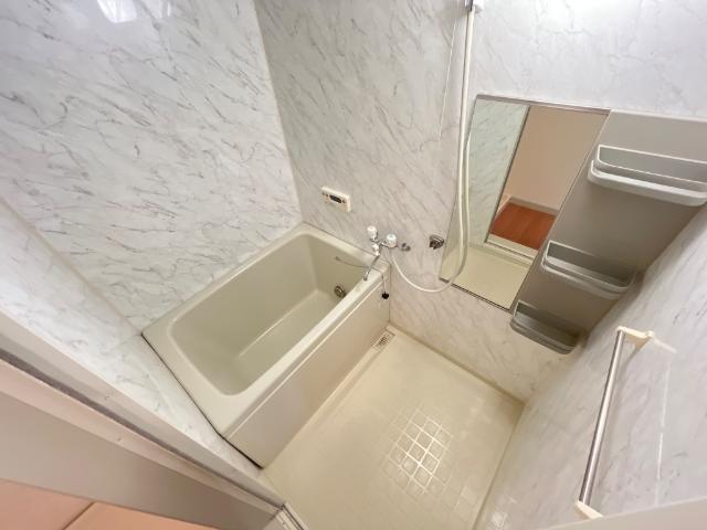 バス・シャワールーム　浴室