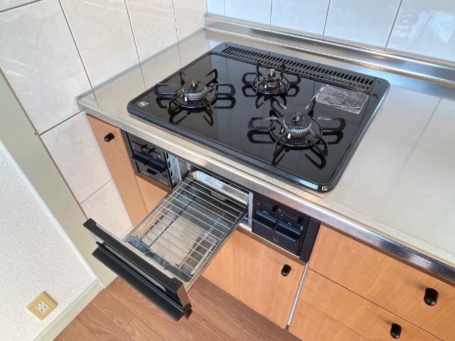 その他設備　3口ガスコンロ