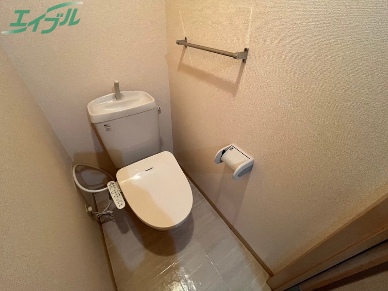 トイレ　同型参考写真