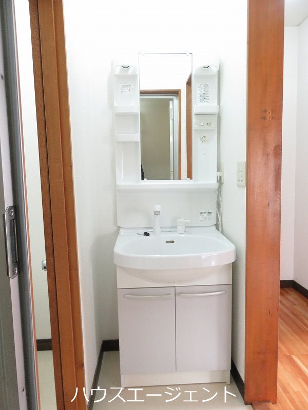 洗面設備　独立洗面台もあります。