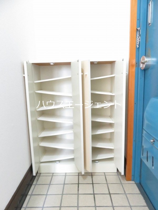 その他　シューズボックスあります。