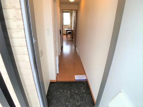 エントランス　設備・使用は号室により異なる為、現況を優先致します。