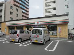 コンビニ　セブンイレブン札幌南6条西18丁目店（コンビニ）まで451m