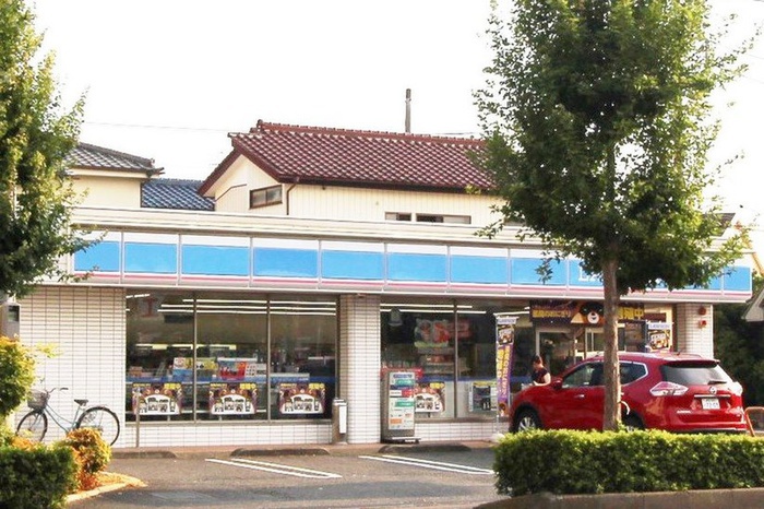 コンビニ　（コンビニ）まで500m