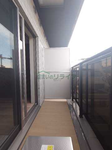 バルコニー　※参考写真　同タイプ間取りの502号室の写真となります。