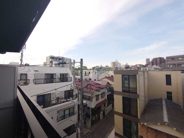 眺望　※参考写真　同タイプ間取りの502号室の写真となります。