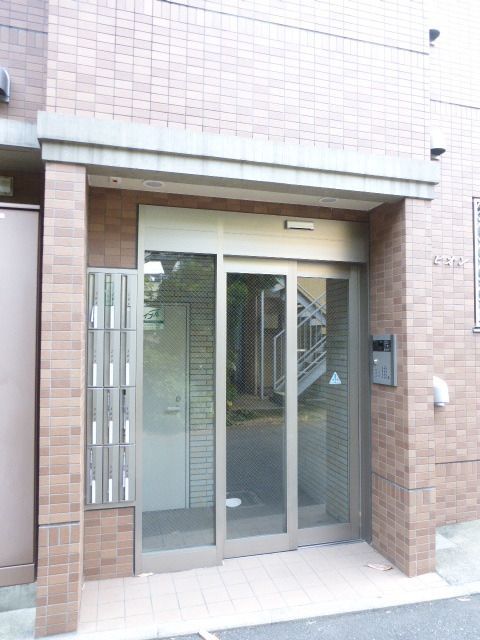 エントランス　★オートロック付のエントランスです★