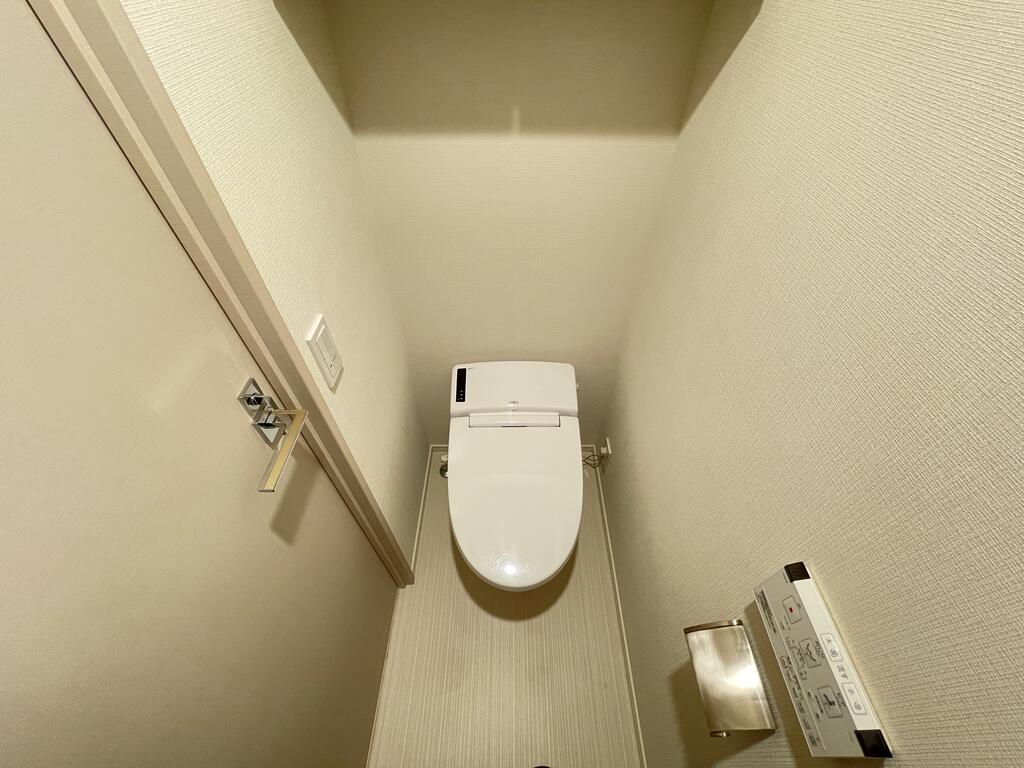 トイレ　＊別部屋参考写真です