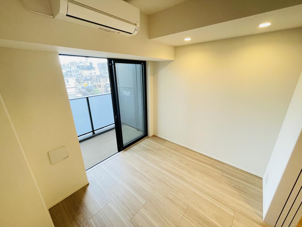 居室・リビング　＊別部屋参考写真です