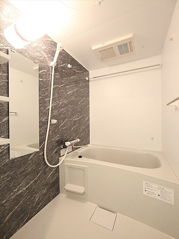 バス・シャワールーム　バスルーム