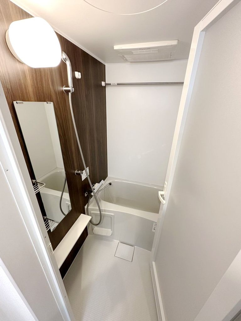 バス・シャワールーム　玄関