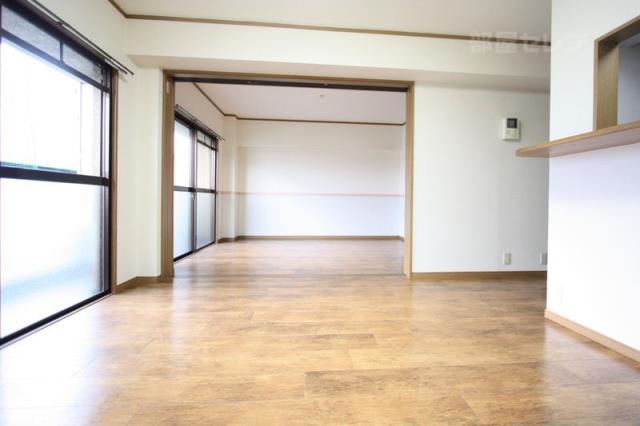 居室・リビング　広々としたリビングです。