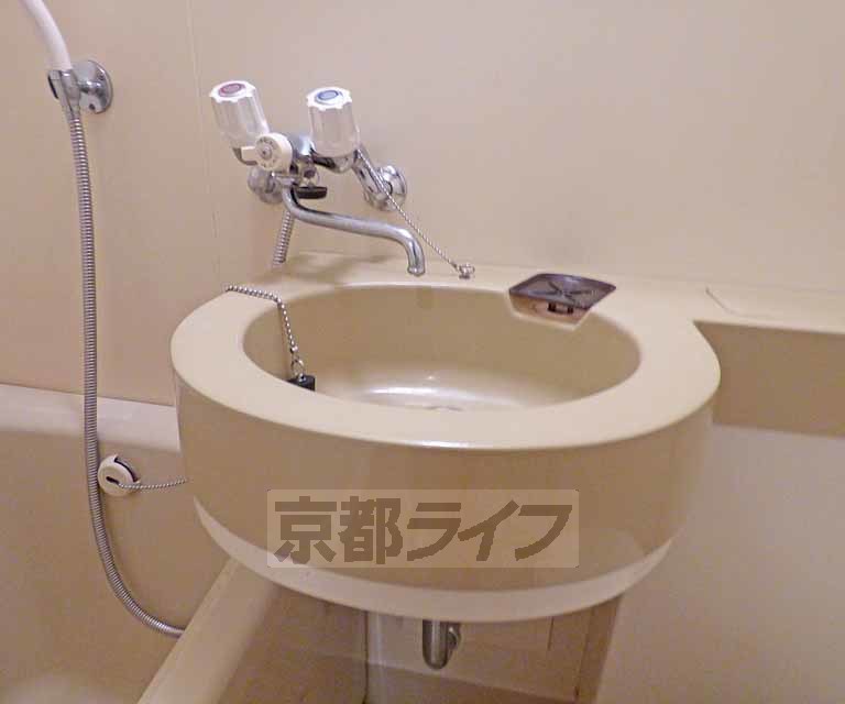 洗面設備　きれいな洗面所です。