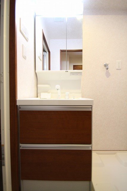 洗面設備　同物件別号室のものです。