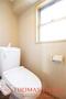 トイレ　トイレには窓がついています。