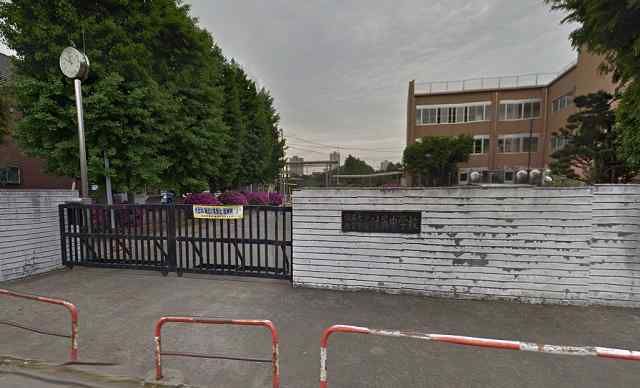 中学校　国立埼玉大学教育学部附属中学校（中学校）まで713m