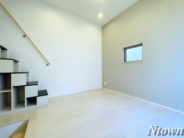 その他　こちらの居間で趣味の時間をお楽しみください