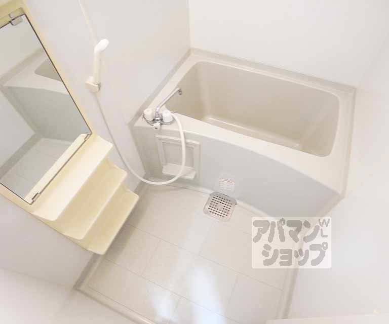 バス・シャワールーム　バスルームです。