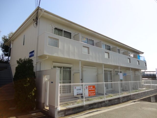 建物外観　明るい立地