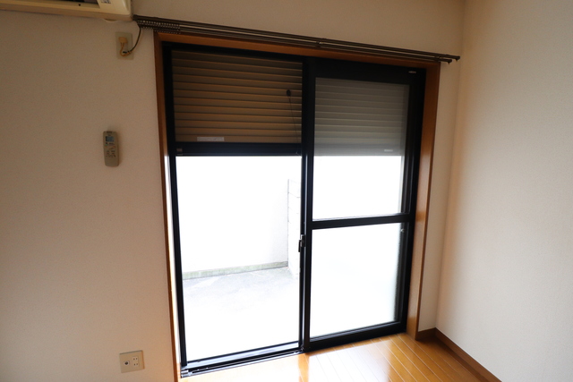 セキュリティ　シャッター雨戸